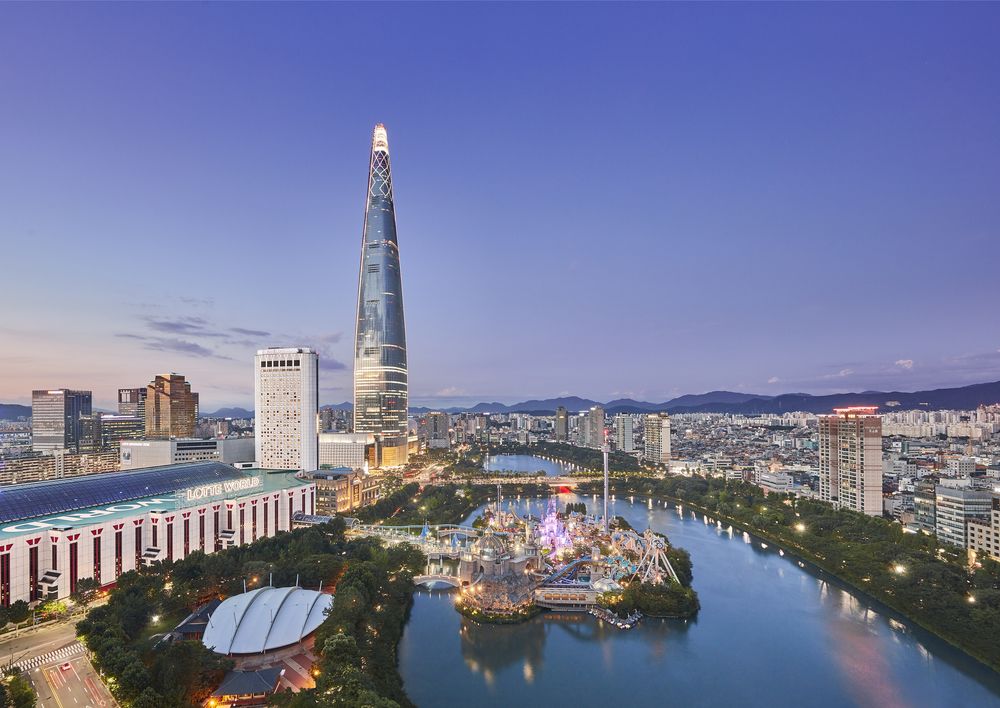 Lotte Hotel World image 1